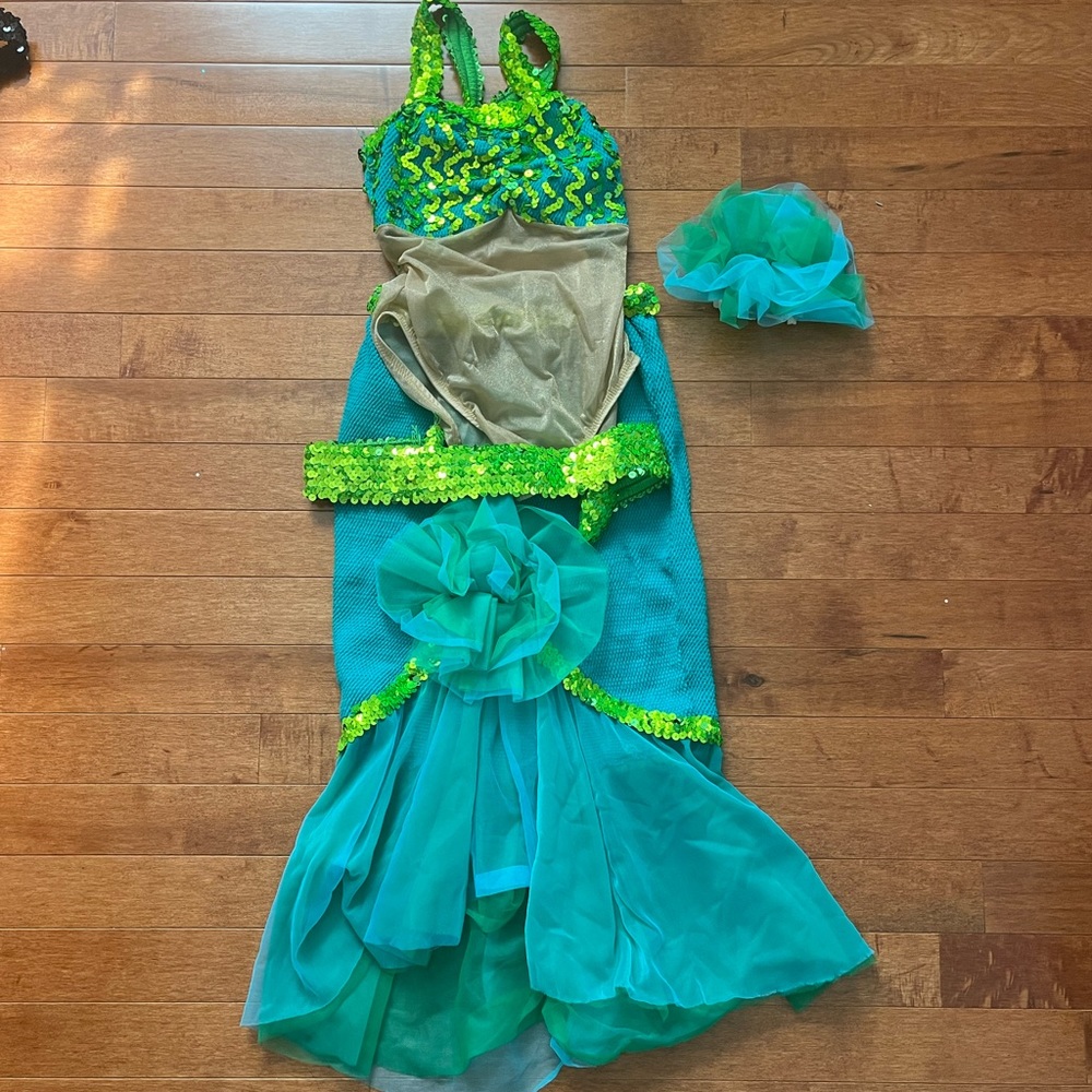 Costume
